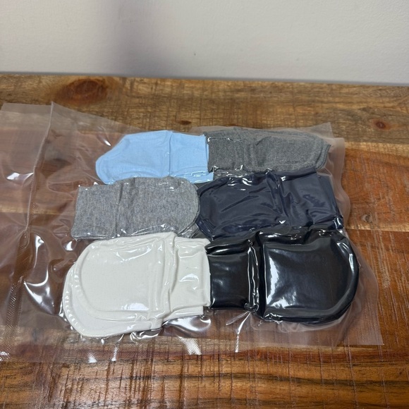 NWT Burt’s Bees 2 Piece Outfit and Mittens, 0-3 Months - Picture 4 of 6